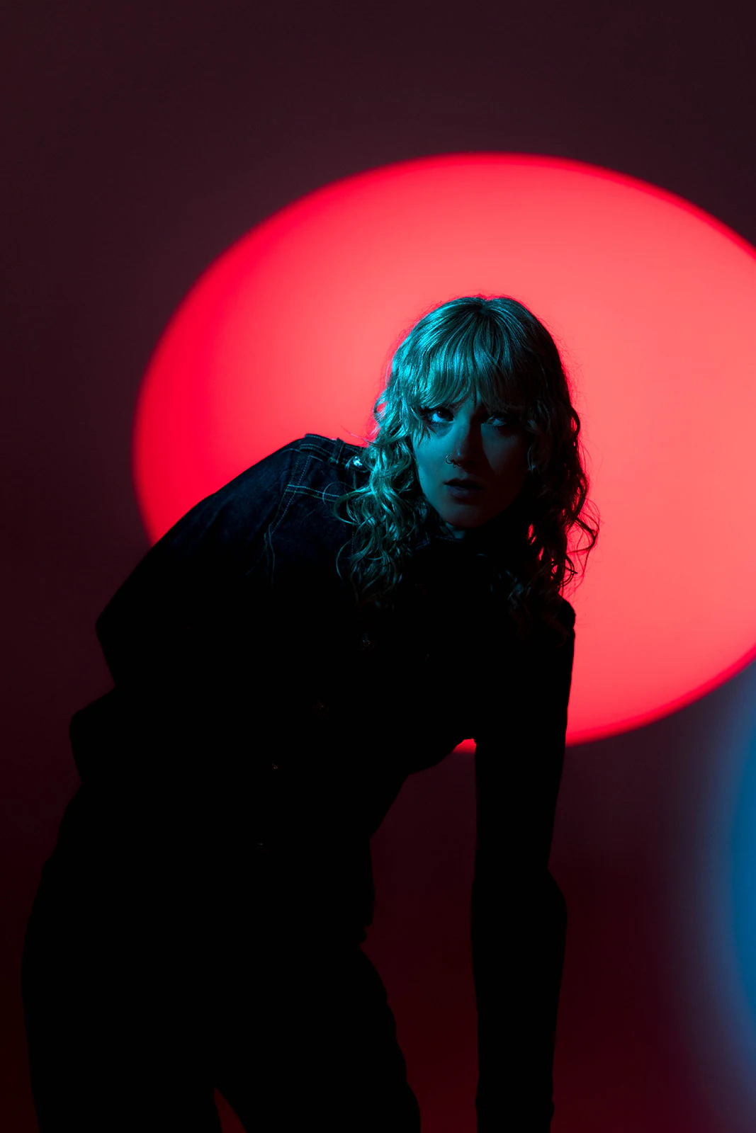 Olivia Carter under red light